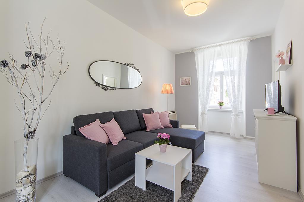 Center Apartment Tina Póla Kültér fotó